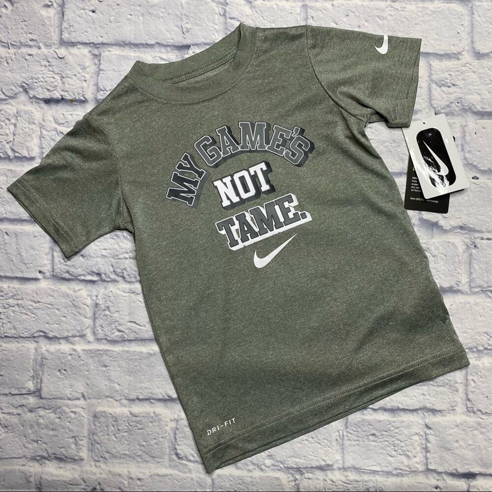 NEW Nike Dri-Fit, Athletic Cut Tee in Grey